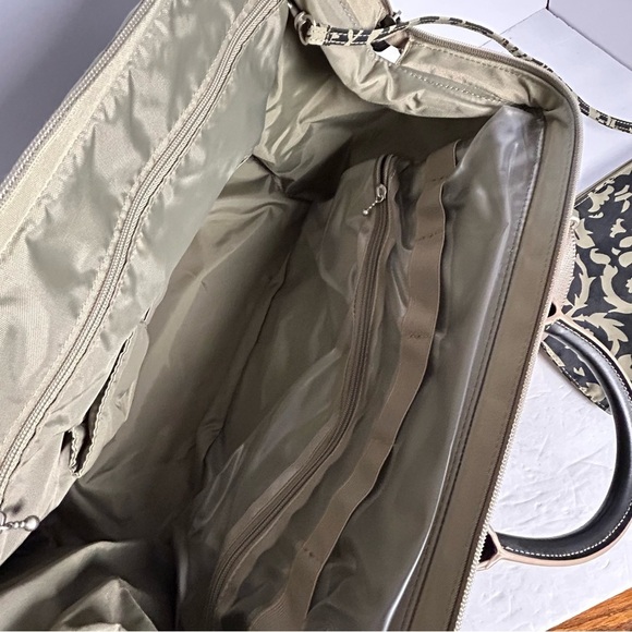 Baggallini Travel Tote Bag Detachable Wristlet Set Nylon Tan Black Floral Swirl - Picture 9 of 16